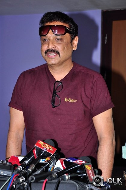 Krishna-and-Vijaya-Nirmala-at-Garam-Movie-Special-Show